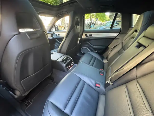 Porsche Panamera view 21