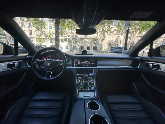 Porsche Panamera view 14