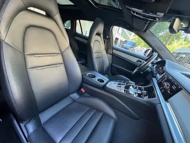 Porsche Panamera view 30