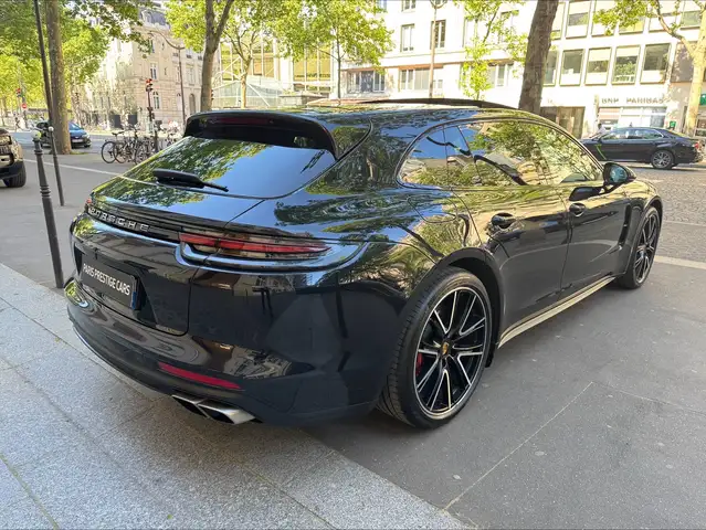 Porsche Panamera view 5
