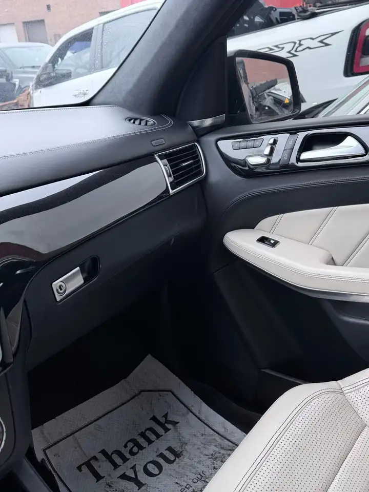 Mercedes-Benz GLS снимка Mercedes-Benz GLS