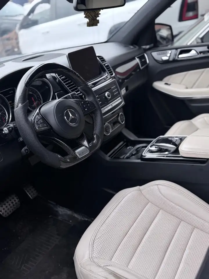 Mercedes-Benz GLS снимка Mercedes-Benz GLS