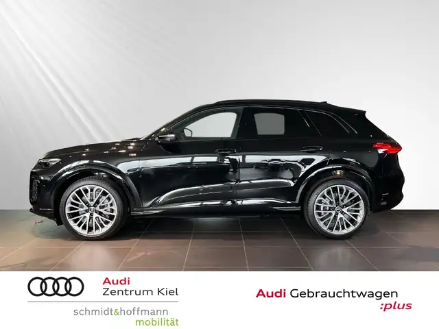 Audi Q5 view 3