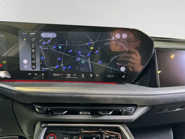 Audi Q5 view 9