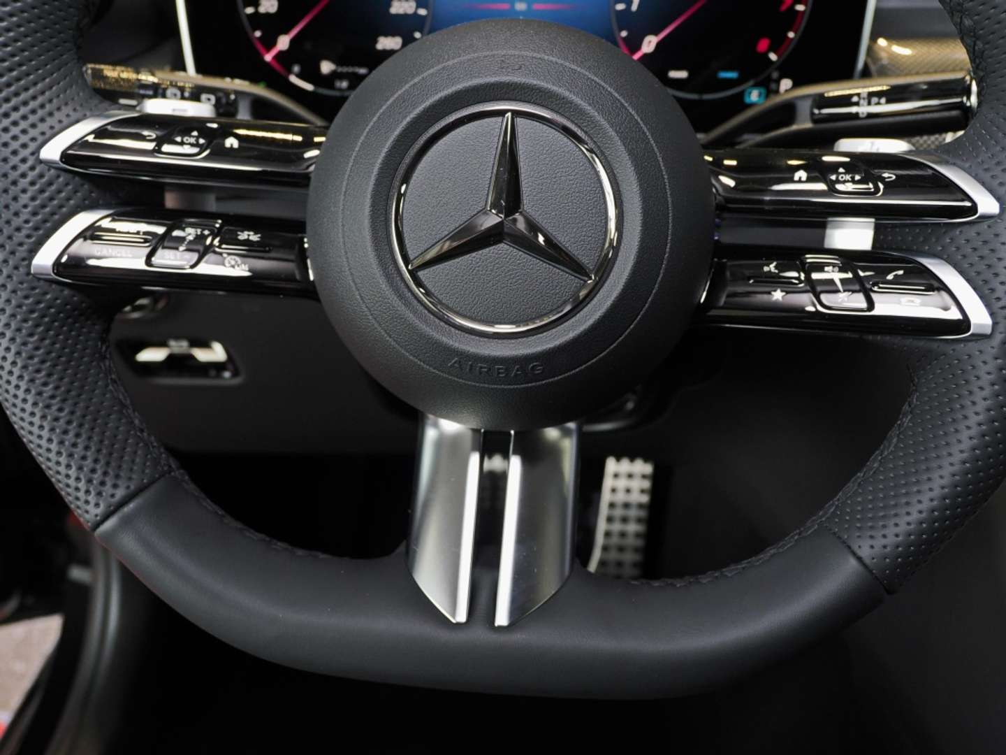 Mercedes GLC 200 AMG Line -  - Joinsteer - #4