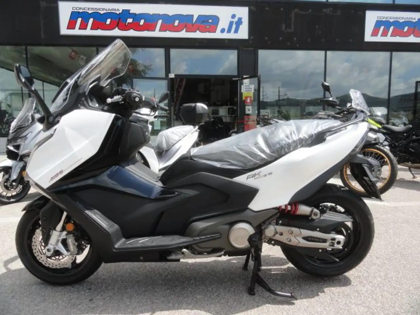 Kymco AK 575 Premium Bianco - 1