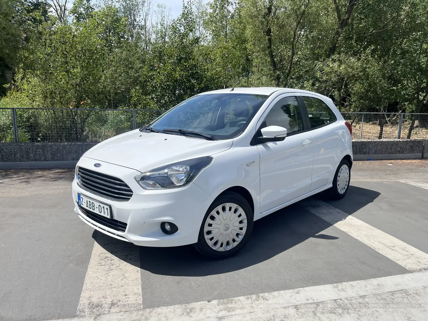 Ford Ka/Ka+ Ka+ 1.2i Essential avec seulement 2.653km airco - 1