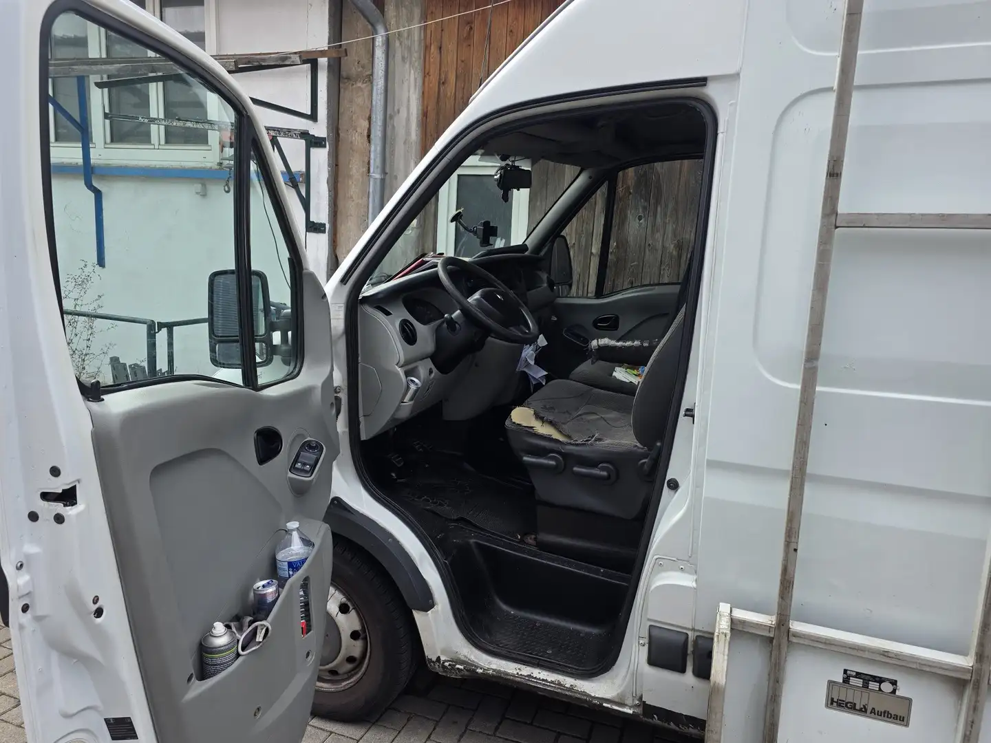 Renault Master 2.5 dCi 150 FAP L2H2 - 2