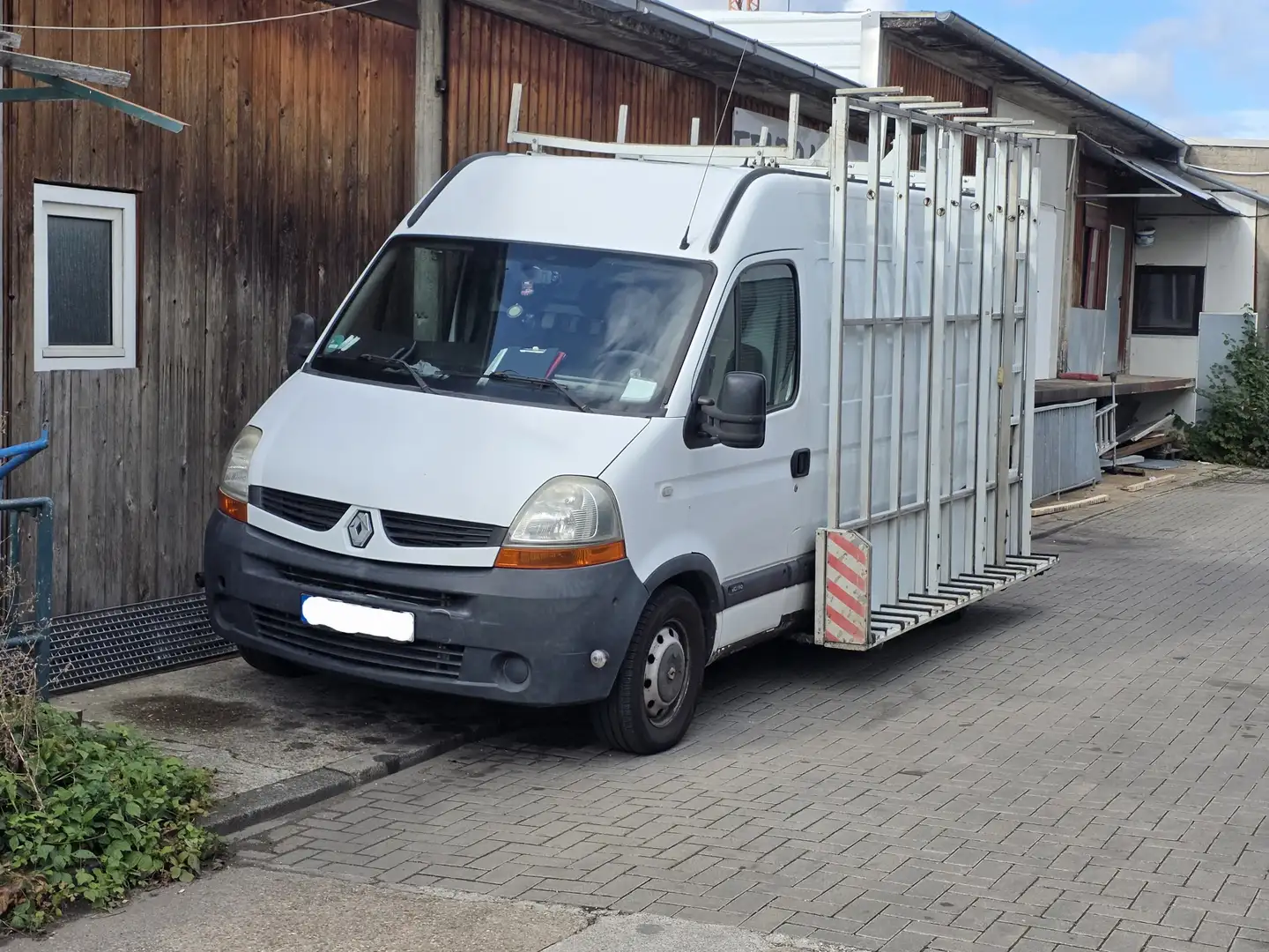 Renault Master 2.5 dCi 150 FAP L2H2 - 1