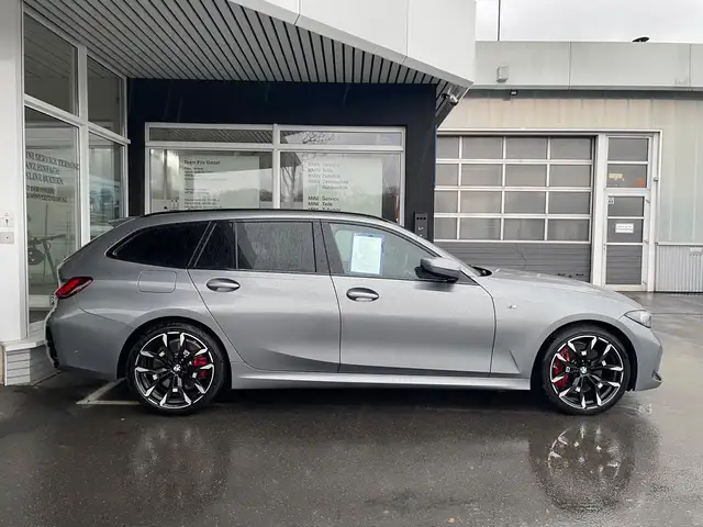 BMW 3 Series view 6