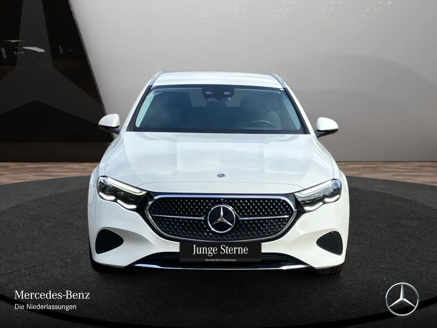 Mercedes-Benz E 220 d T Avantgarde Fahrass 360° Distr. HUD AHK Weiß - 2