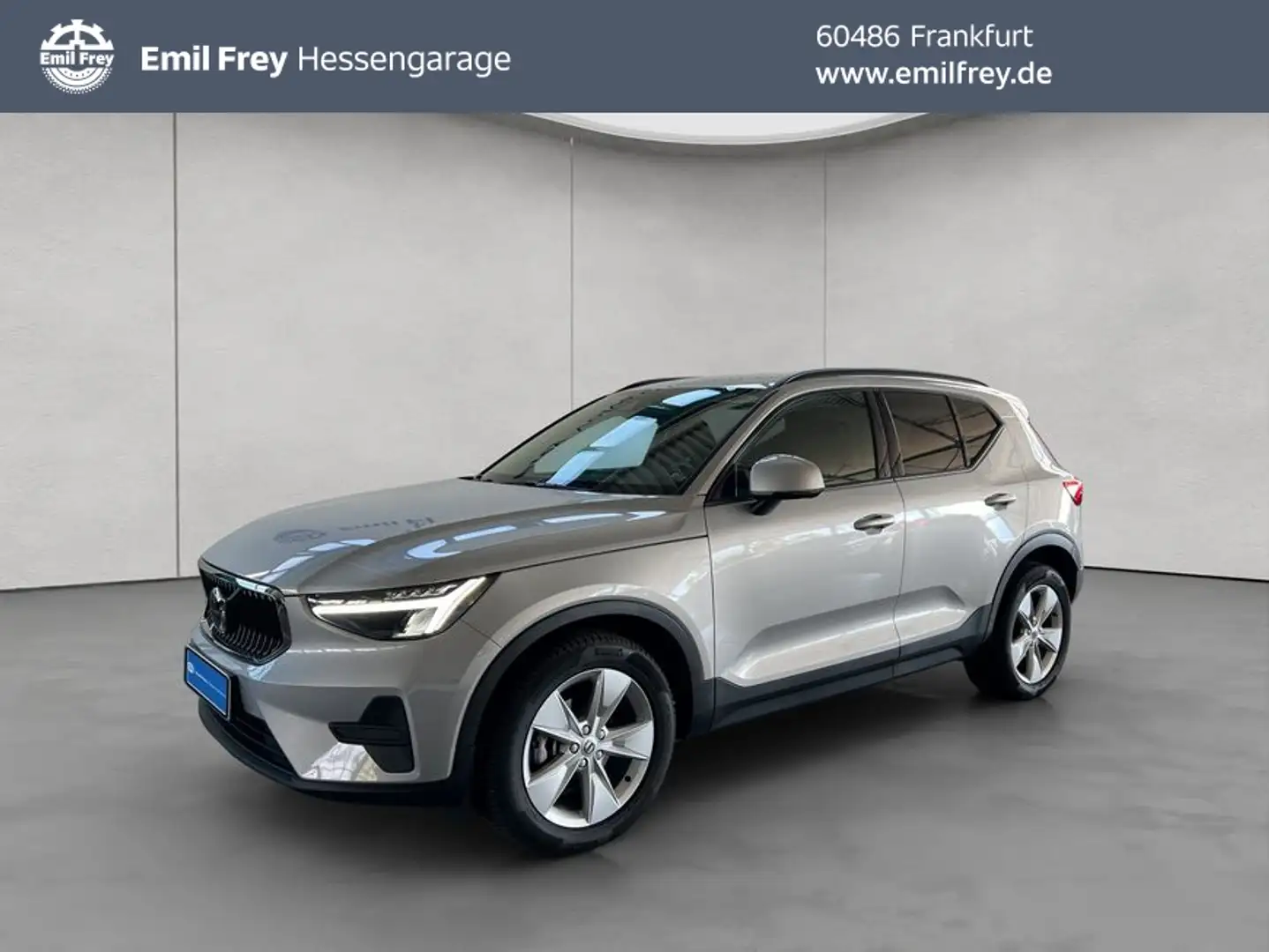 Volvo XC40 XC40 T2 Essential Aut LED Kamera PDCv+h 1. Hand Silber - 1