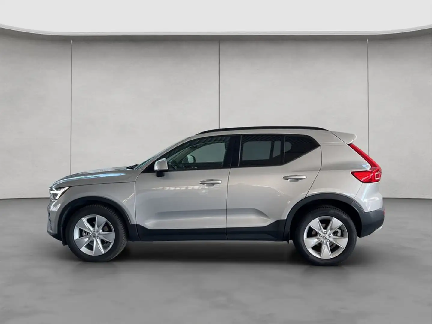 Volvo XC40 XC40 T2 Essential Aut LED Kamera PDCv+h 1. Hand Silber - 2