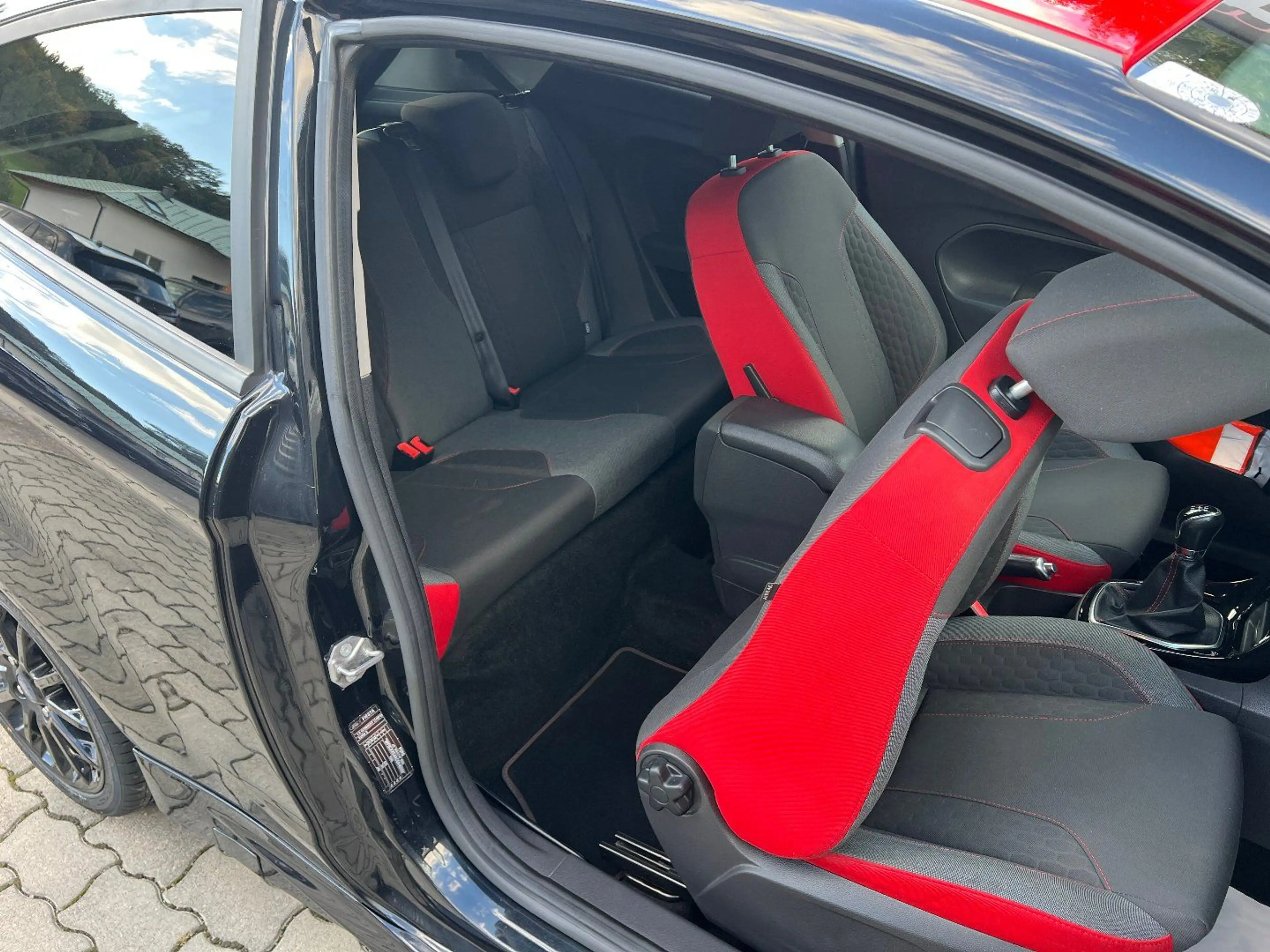 Ford Fiesta 1.0 EcoBoost Black Edition — photo 14