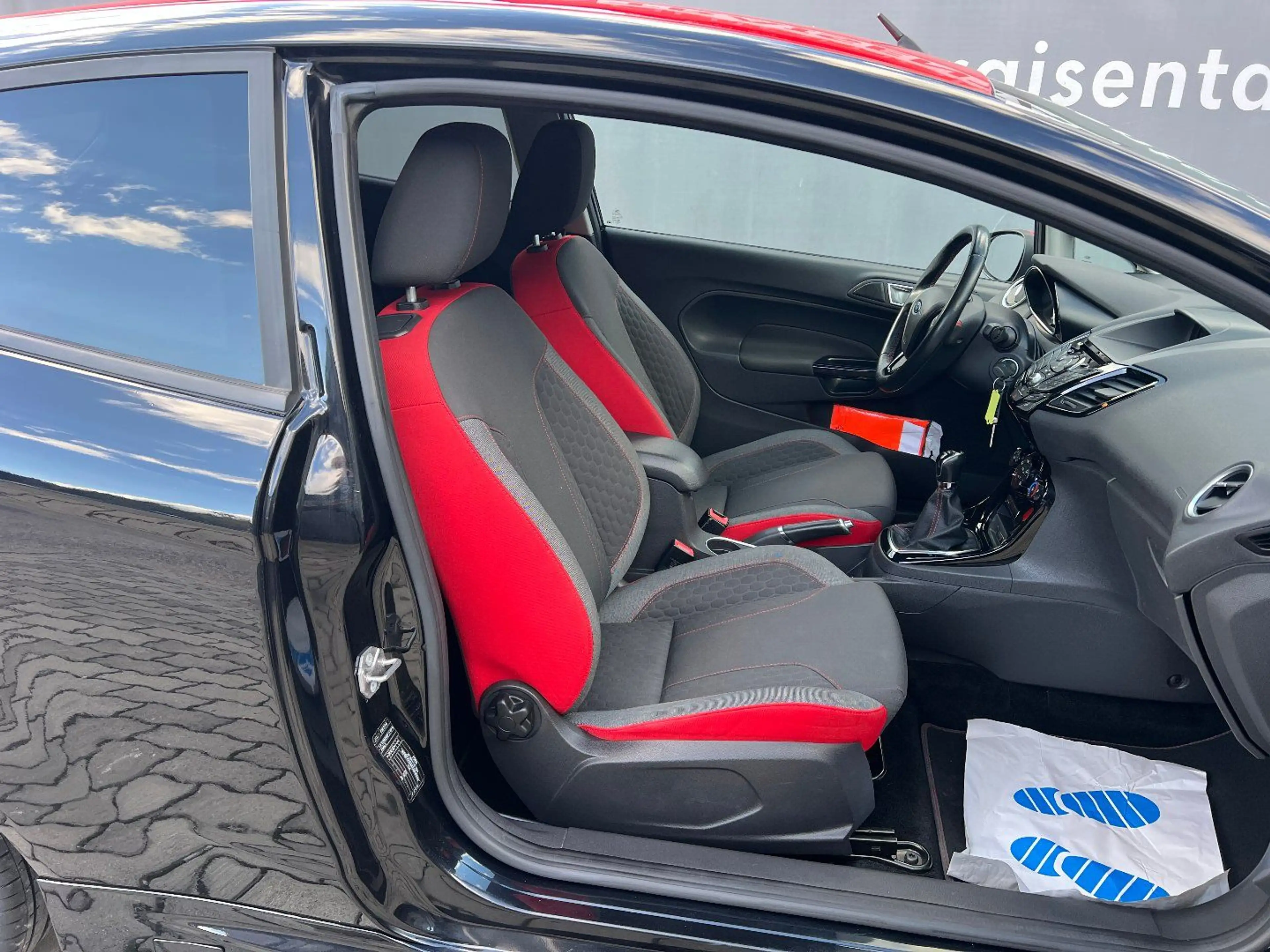 Ford Fiesta 1.0 EcoBoost Black Edition — photo 13