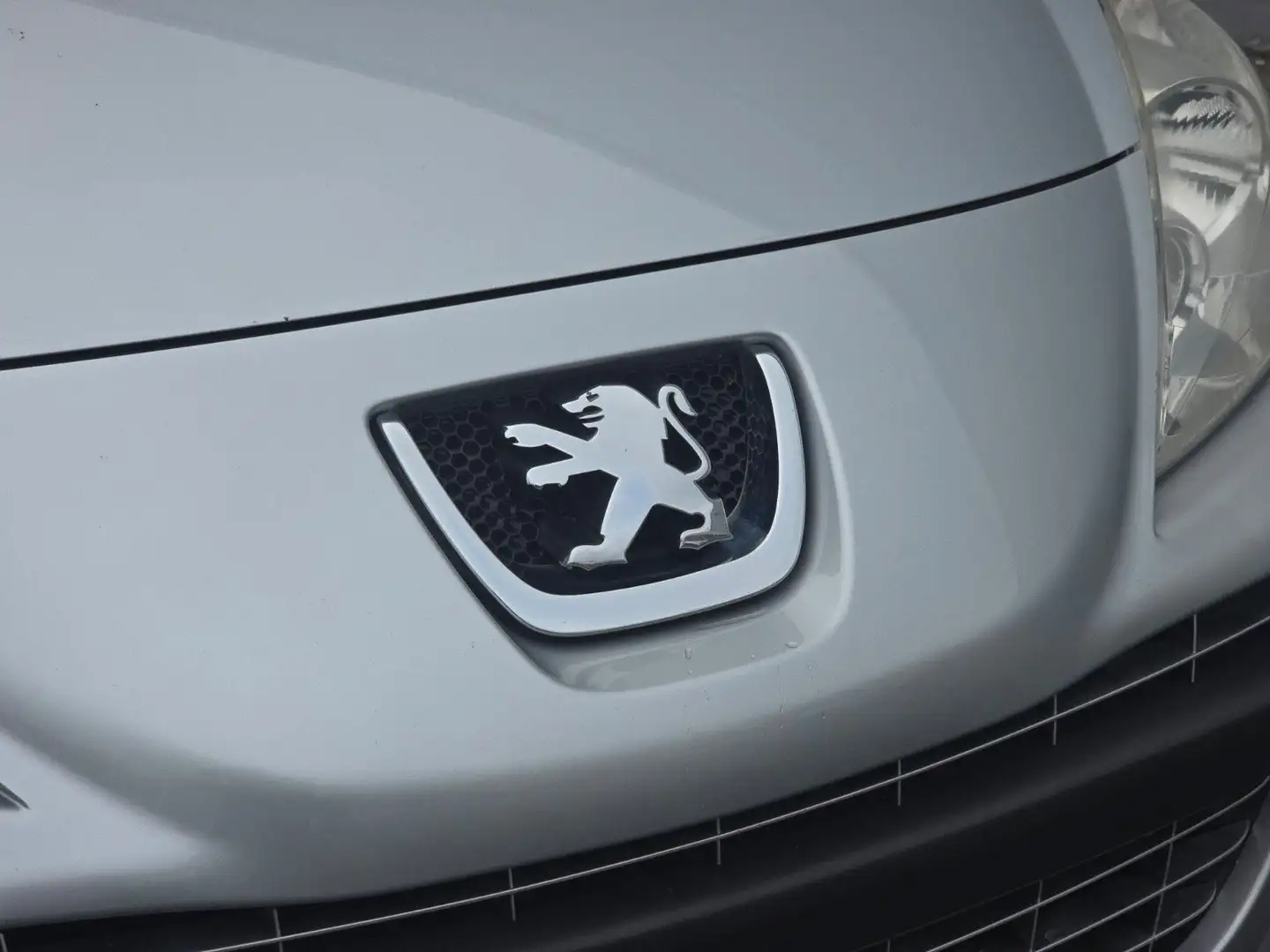 Peugeot 207 CC Premium Silber - 2