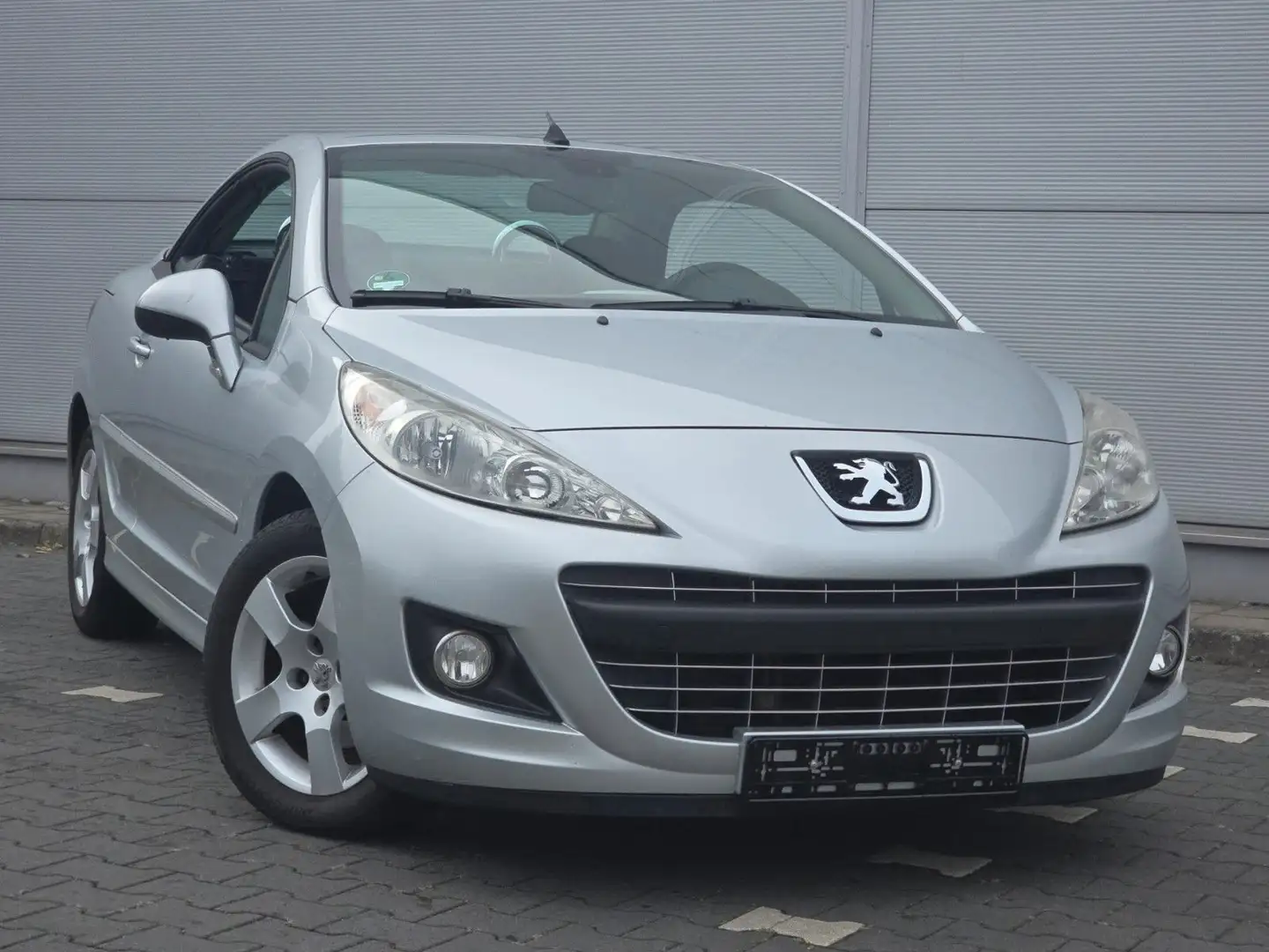 Peugeot 207 CC Premium Silber - 1