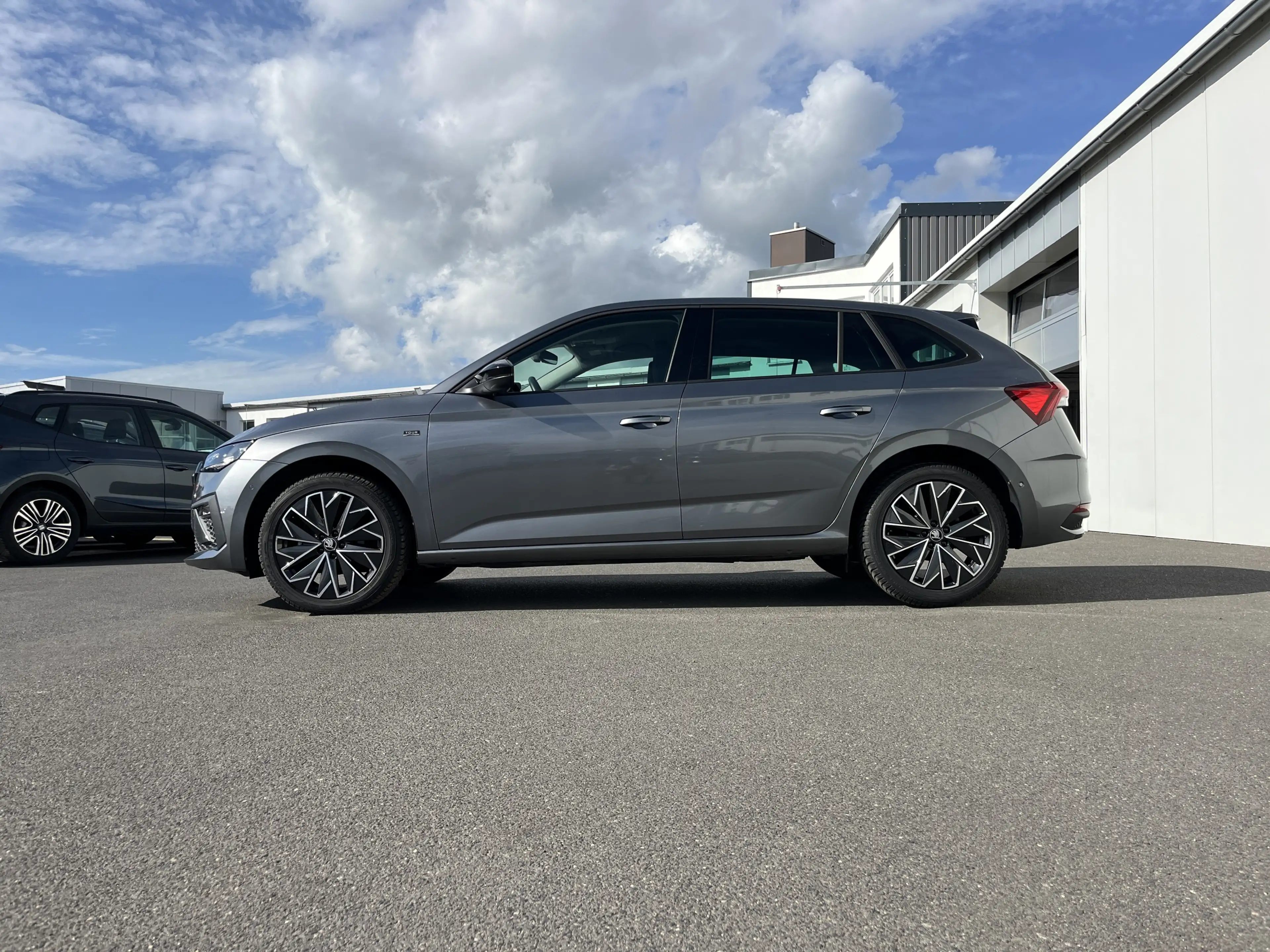 Skoda Scala 1.5 TSI Tour 141€ m.20% Anz. AHK-Vorb. Navi MATR — photo 2