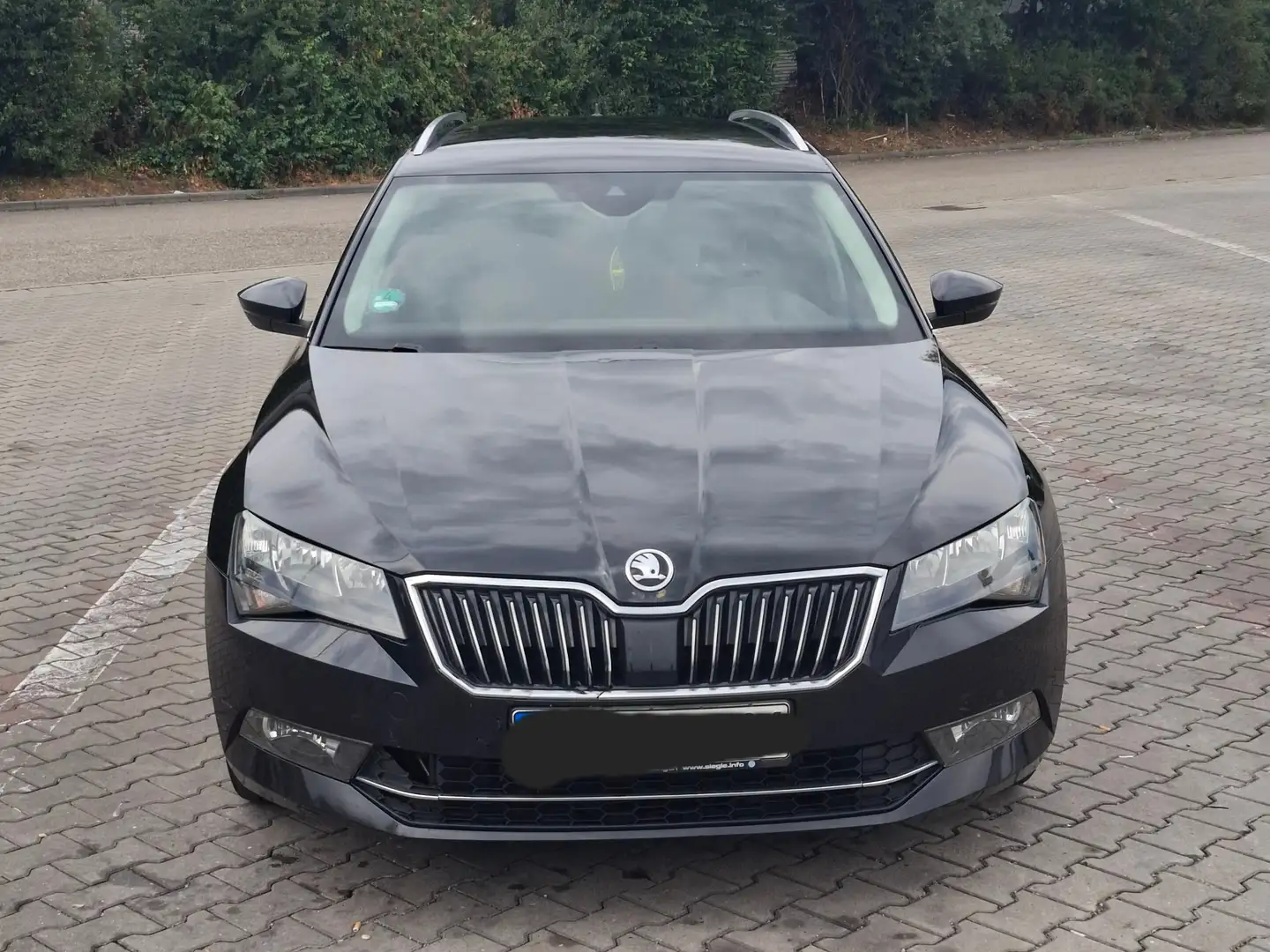Skoda Superb Superb Combi 2.0 TDI DSG Style/TÜV NEU!! Schwarz - 2