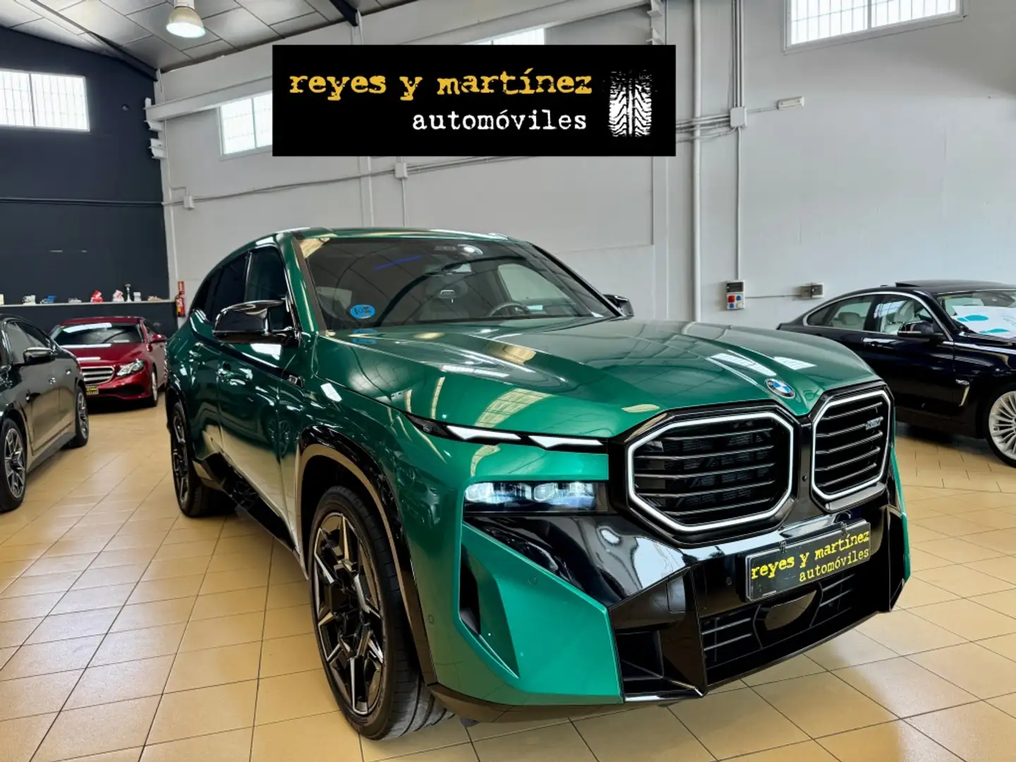 BMW XM 50e Grün - 2