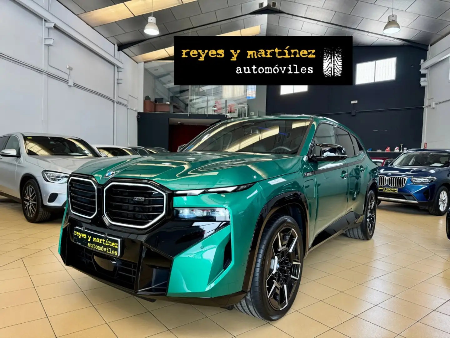 BMW XM 50e Grün - 1