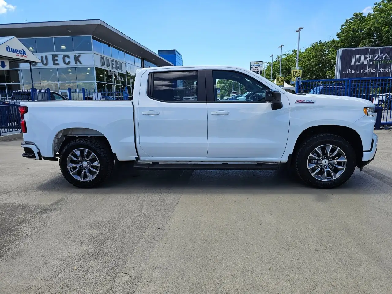 Chevrolet Silverado 1500 снимка Chevrolet Silverado 1500