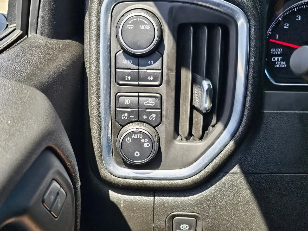 Chevrolet Silverado 1500 снимка Chevrolet Silverado 1500
