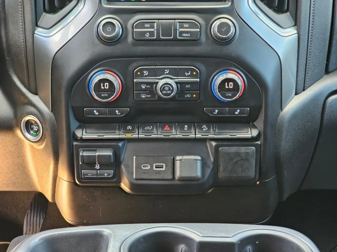 Chevrolet Silverado 1500 снимка Chevrolet Silverado 1500