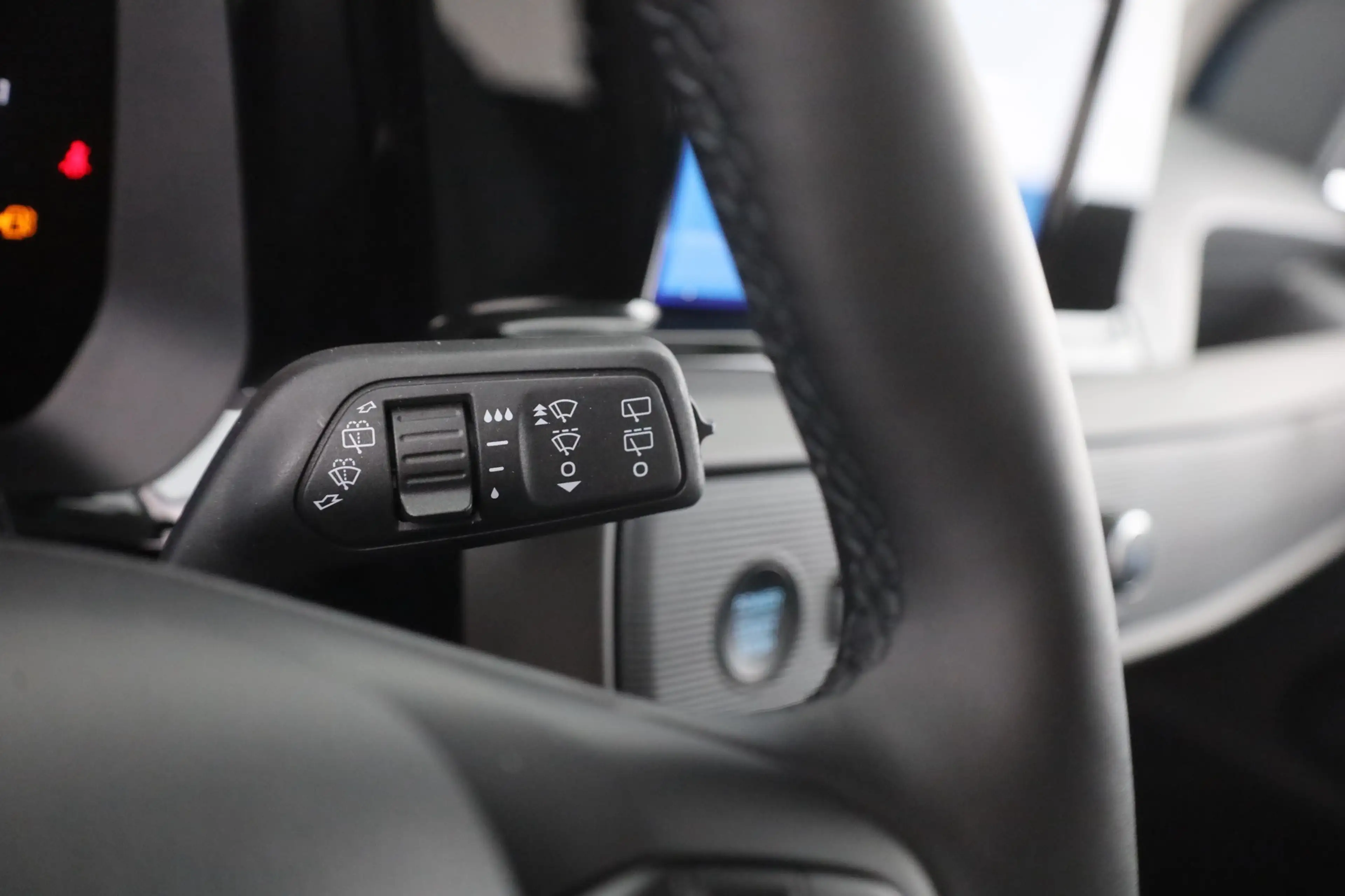 Ford Tourneo Courier Titanium 1.0 EB AHK Kamera — photo 20