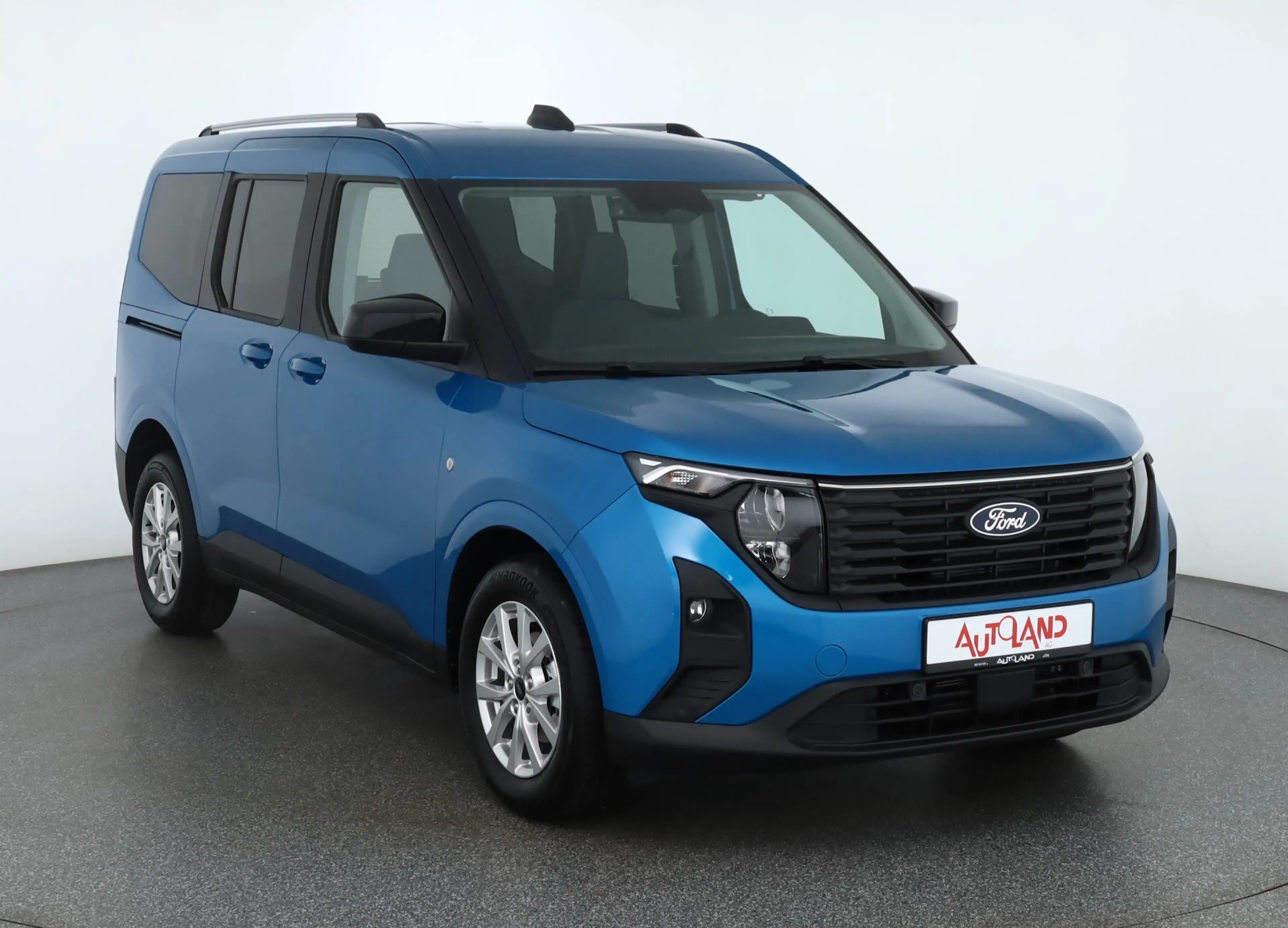 Ford Tourneo Courier Titanium 1.0 EB AHK Kamera — photo 7