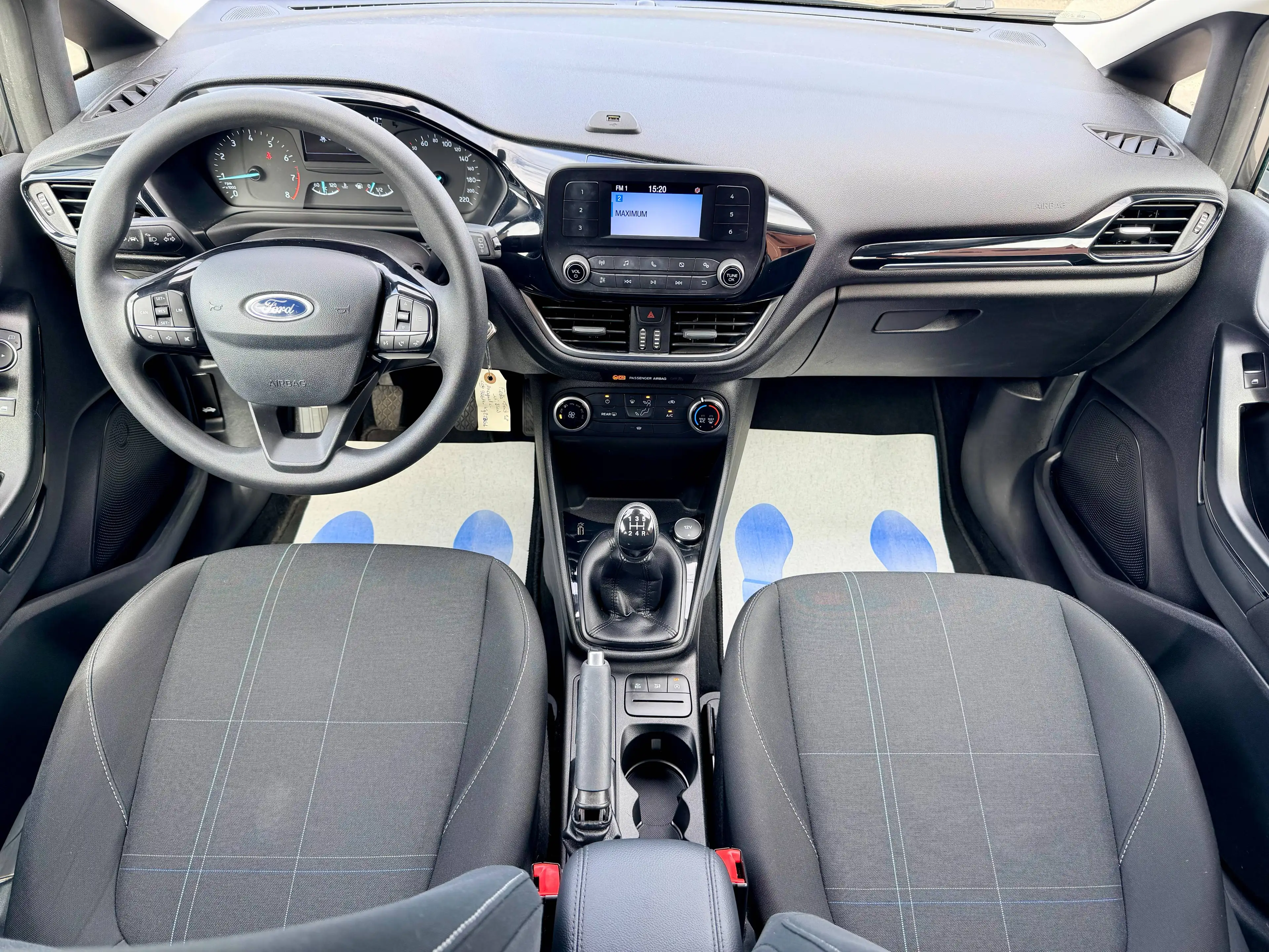 Ford Fiesta 1.1i*1er PROP*AIRCO*GARANTIE* — photo 11