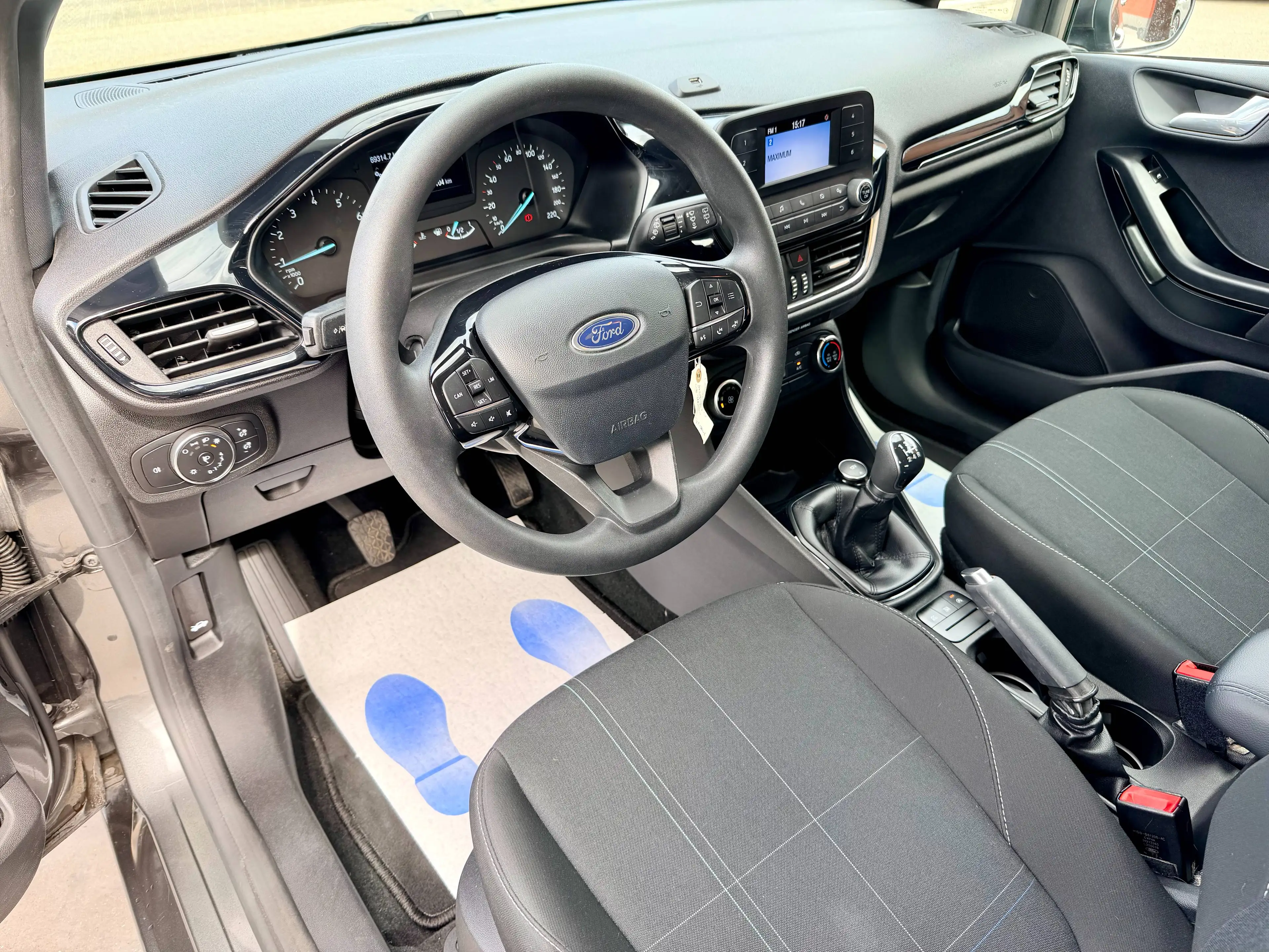 Ford Fiesta 1.1i*1er PROP*AIRCO*GARANTIE* — photo 8