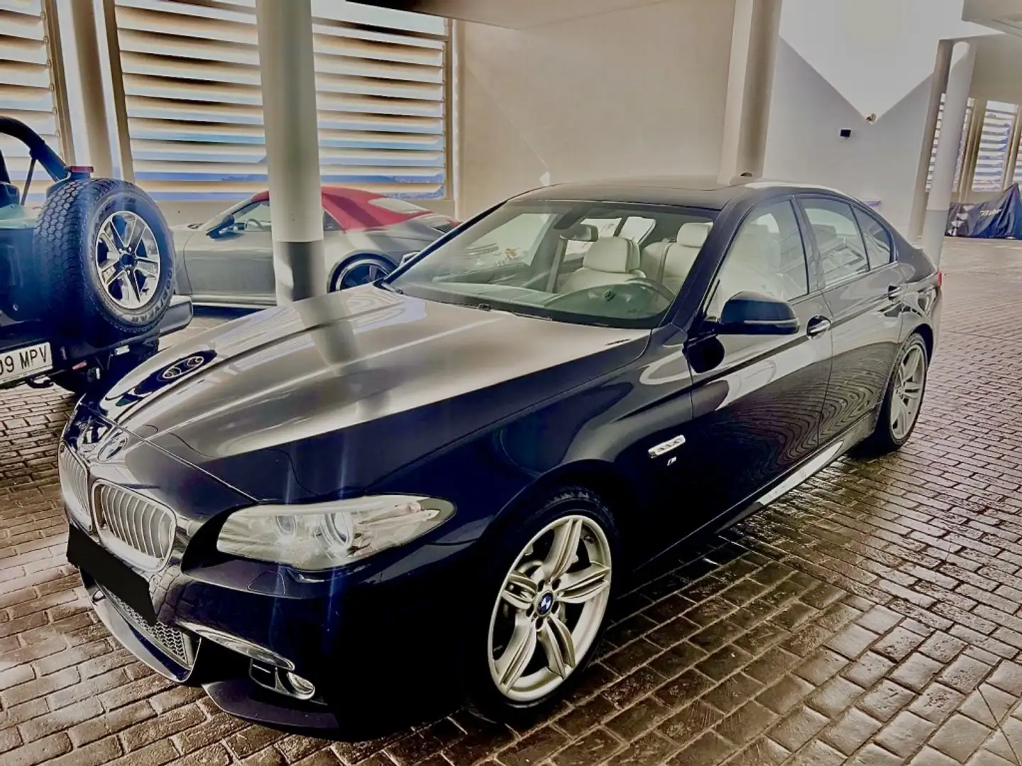 BMW 550 550iA xDrive Luxury Blauw - 2