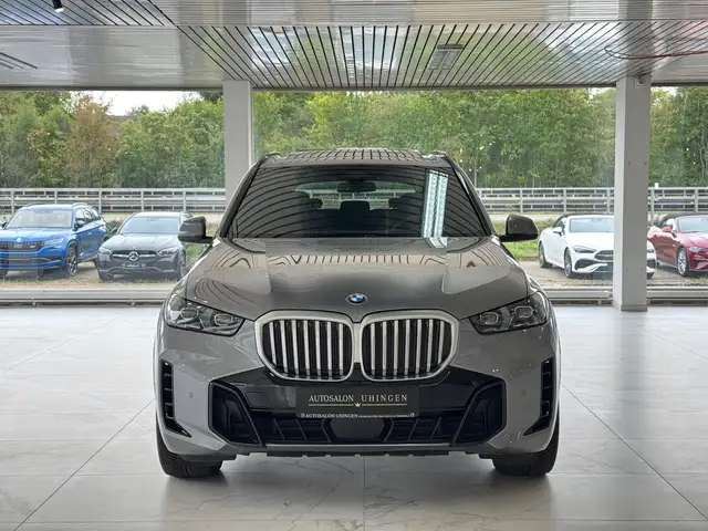 BMW X5 view 2