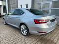 Skoda Superb Limo 2.0TDI/1HD/MWST/NAVI/4xSHZ/ESD/PANO Plateado - thumbnail 3