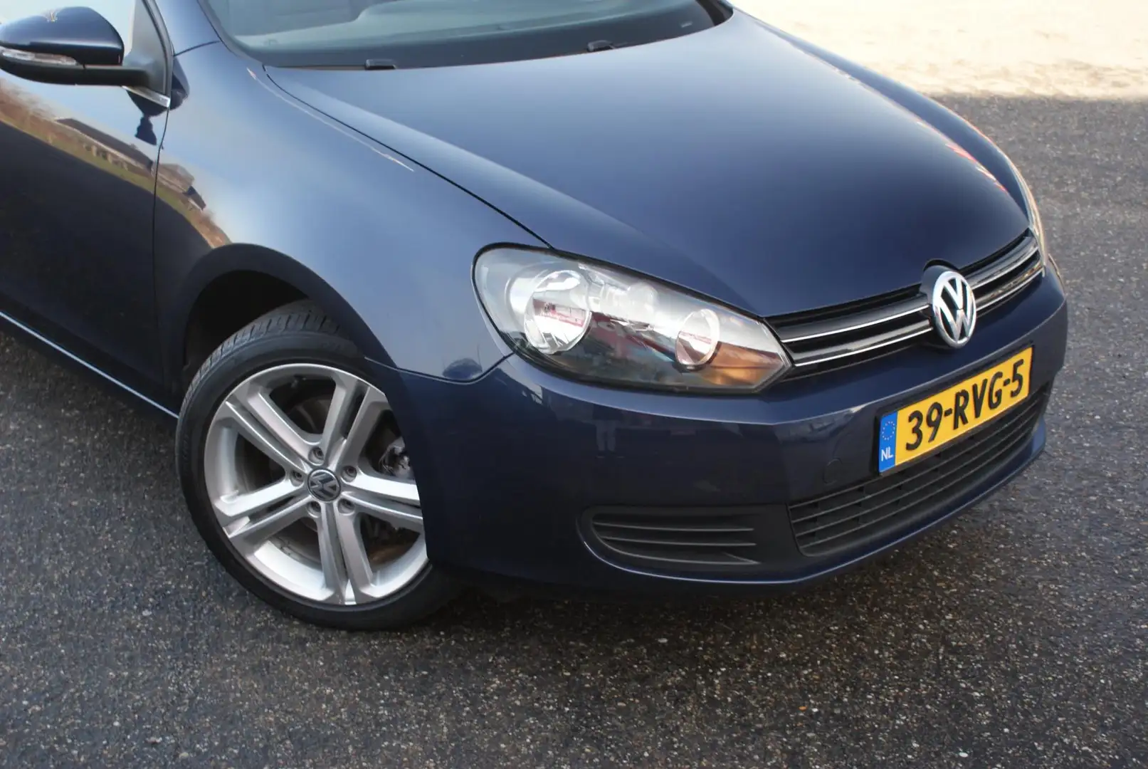 Volkswagen Golf Cabriolet 1.2 TSI BlueMotion | Org NL | Navigatie | Blauw - 2