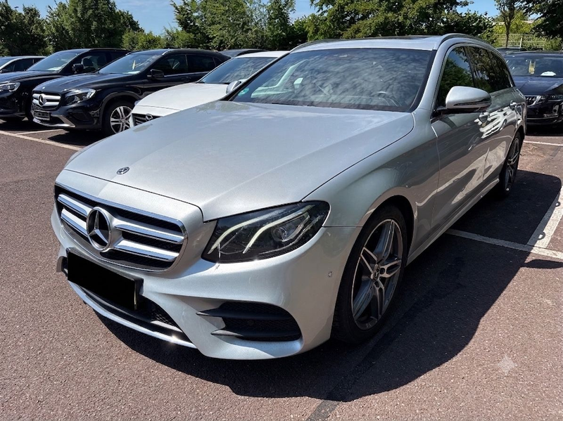 Mercedes-Benz E 400 T-Modell 4Matic AMG Line Widescreen | LED