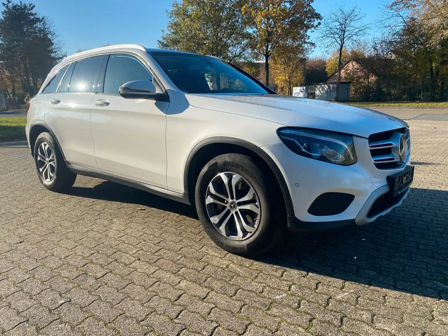 Mercedes-Benz GLC 250 d 4Matic *Ahk*Shz*Pano-Dach*Navi* Weiß - 2