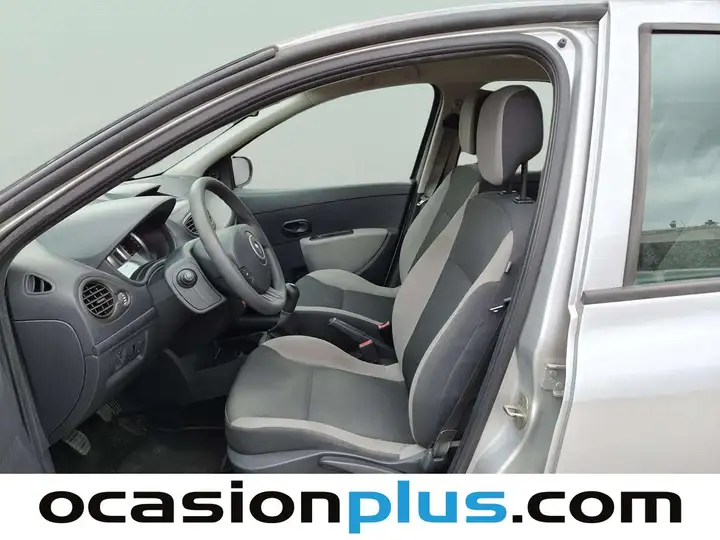 Renault Clio 1.2 Authentique 3p 2011, foto 8