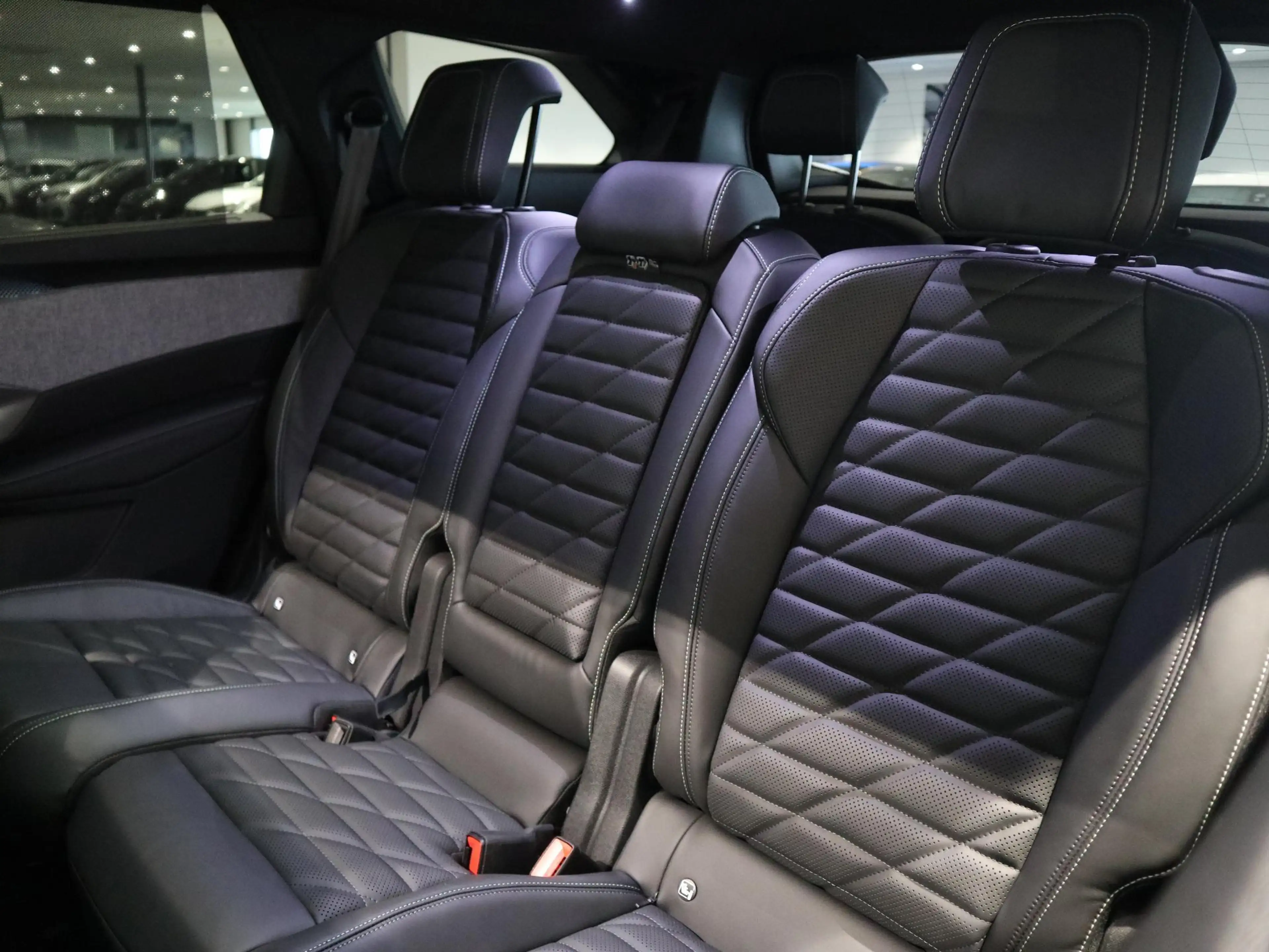 Peugeot 5008 e-5008 210 GT Exclusive 7 seats + nappa leder — photo 7