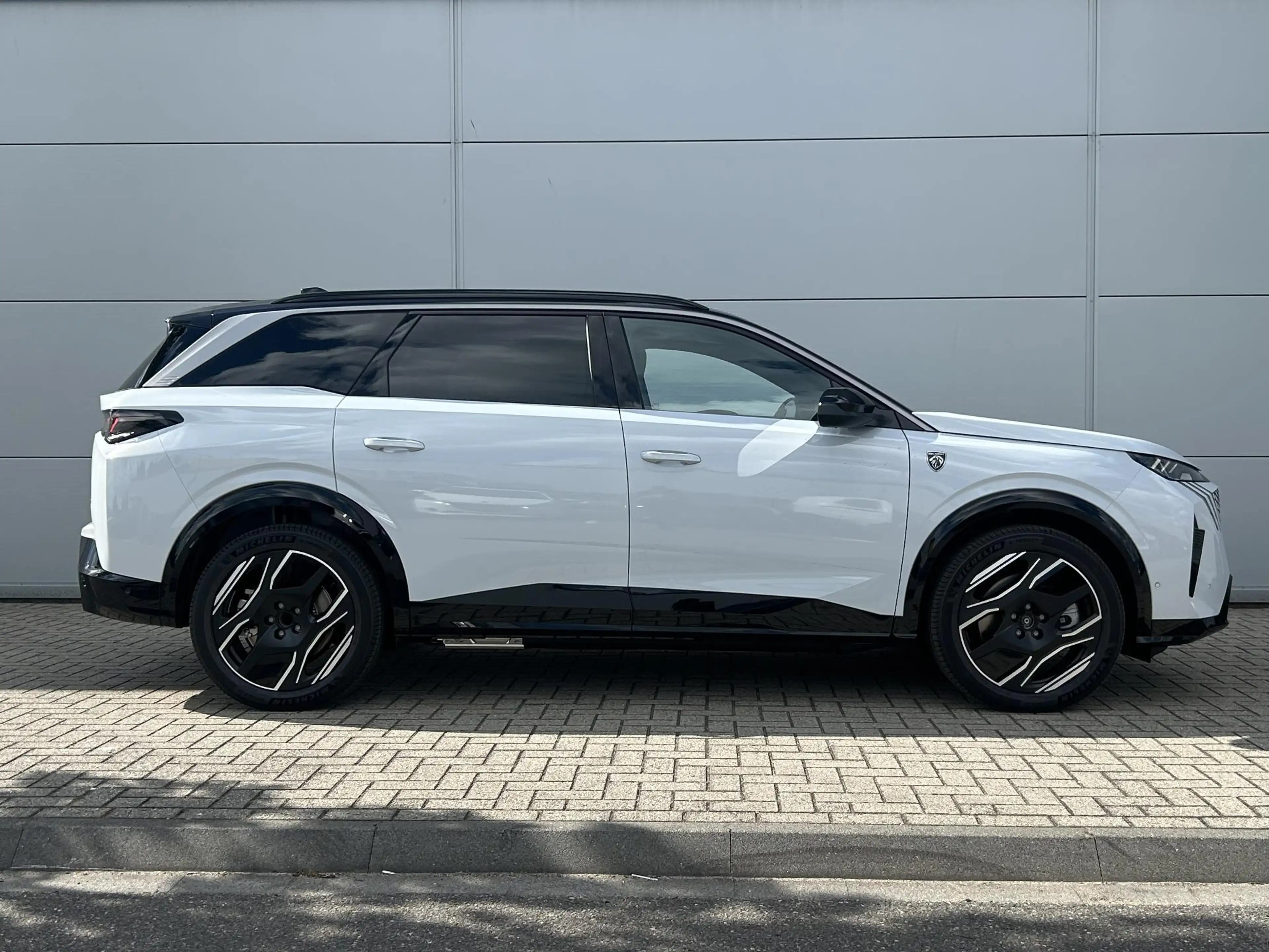 Peugeot 5008 e-5008 210 GT Exclusive 7 seats + nappa leder — photo 4