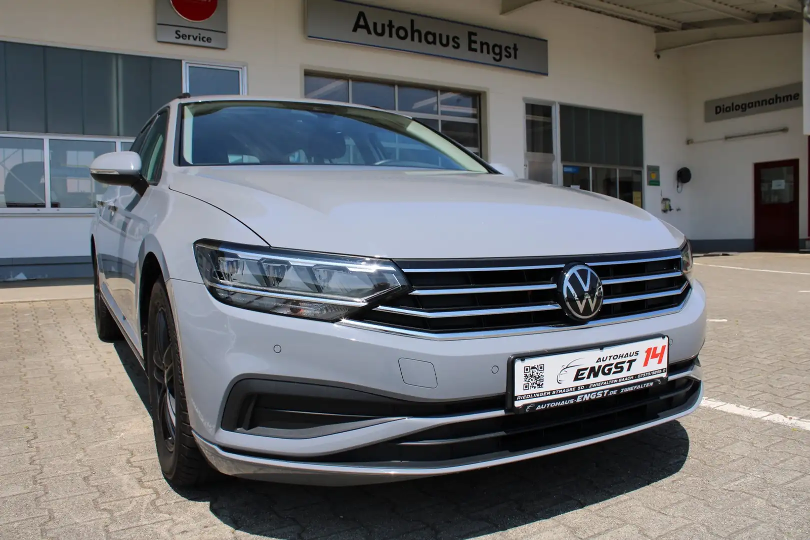 Volkswagen Passat Variant 2.0 TDI Business Premium Navi LED Kam ACC SH Alu Grau - 1
