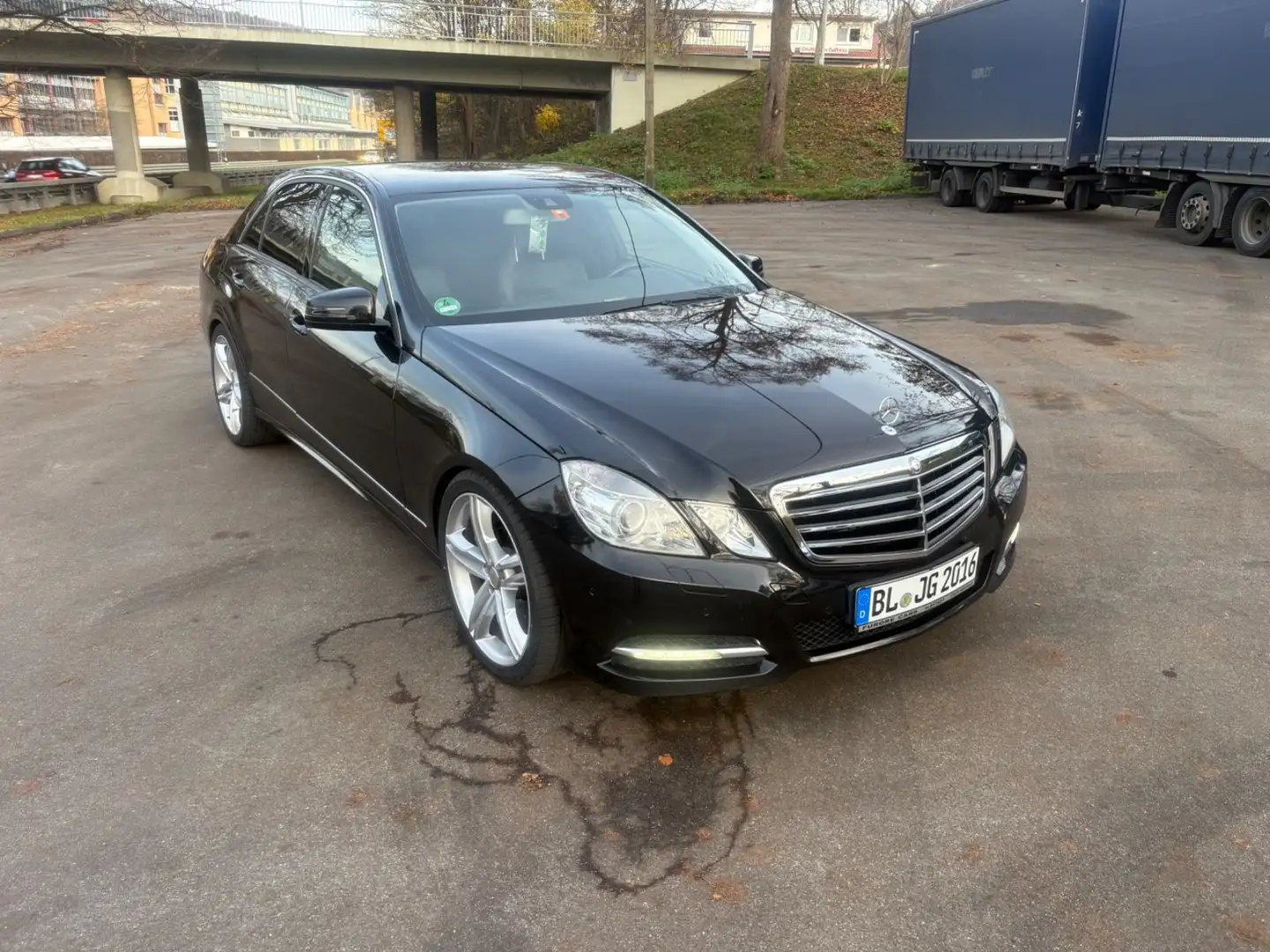 Mercedes-Benz E 350 CDI 4Matic 19 Zoll Standh.TÜV 11-2027 Schwarz - 2