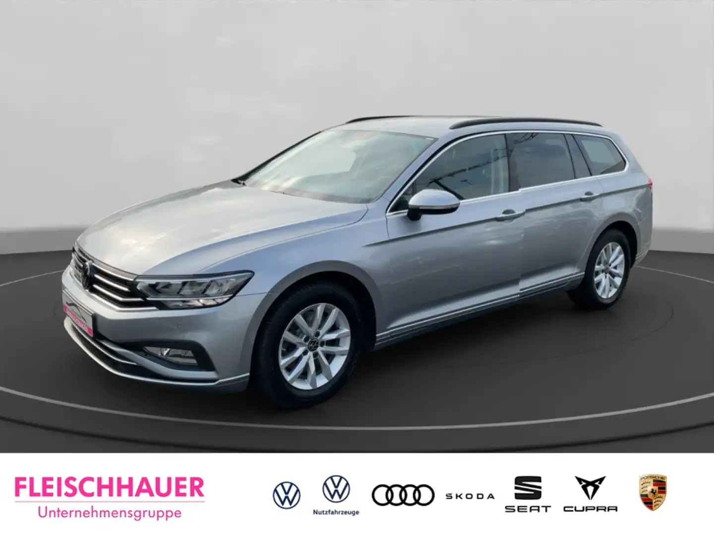 Volkswagen Passat Variant 1.5 TSI DSG AHK-klappbar Navi LED Kurvenlicht ACC Argento - 1
