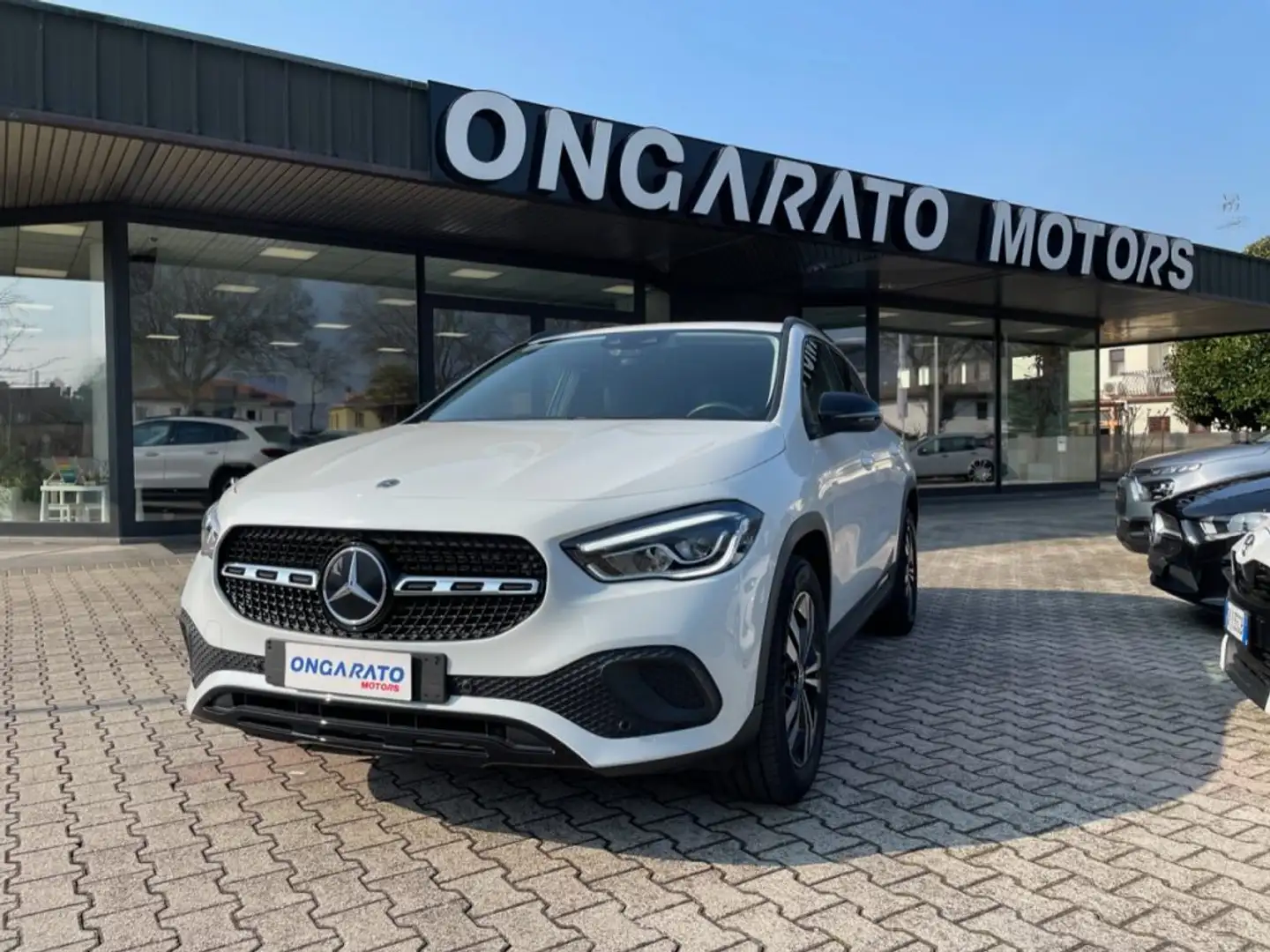 Mercedes-Benz GLA 200 d Automatic Sport Plus #VARI.COLORI Bílá - 1