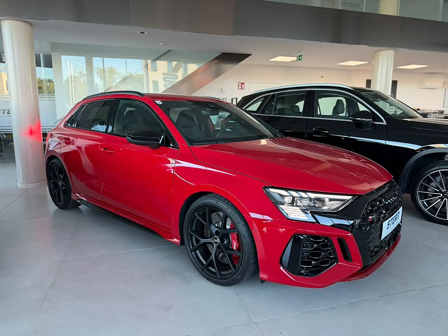 Audi RS3 SB TFSI quattro S-tronic *SPORTSITZE*SPORT AUS... Rot - 1