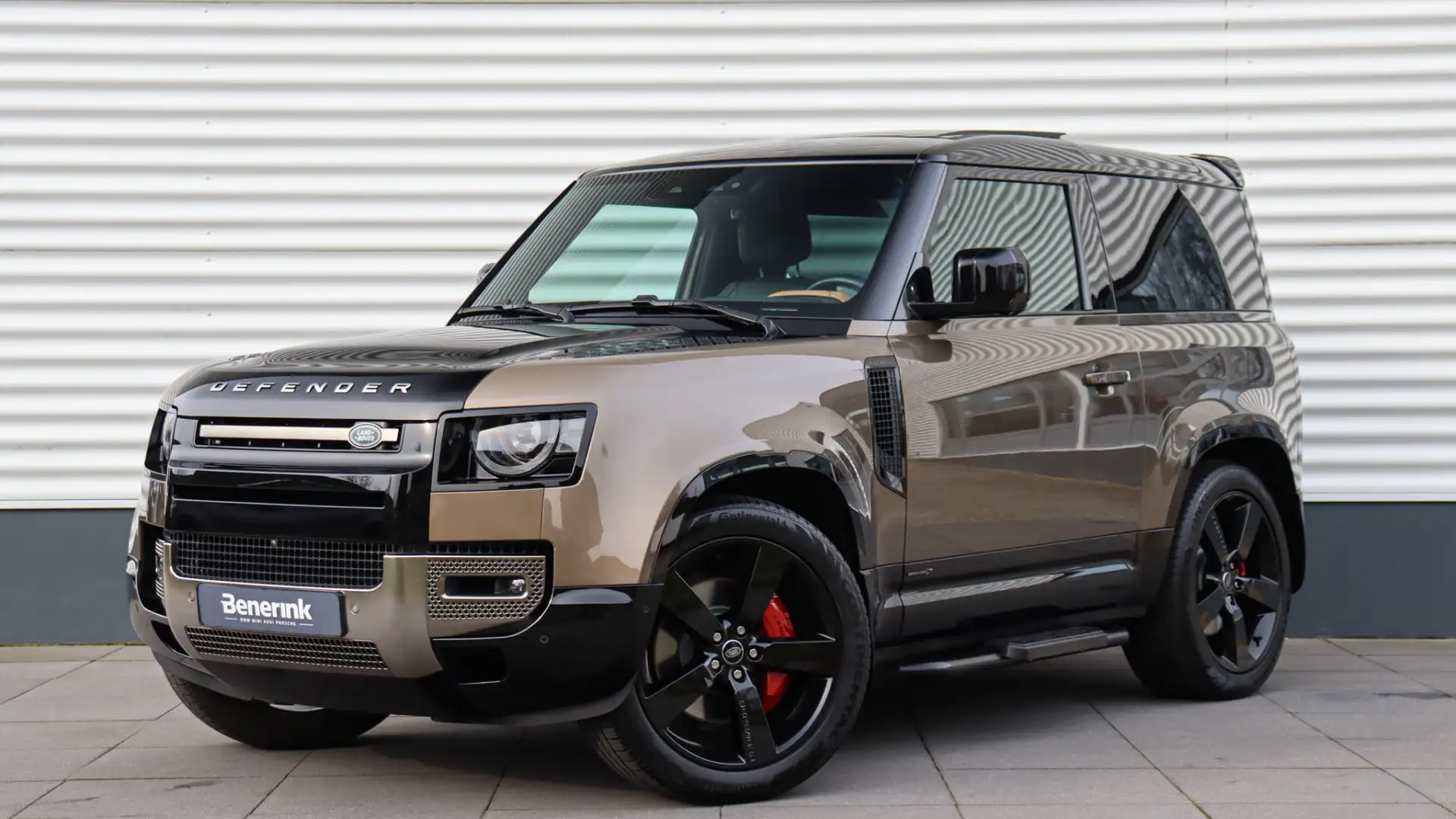 Land Rover Defender 3.0 P400 90 MHEV X | Stoelventilatie | Meridian | Kahverengi - 1