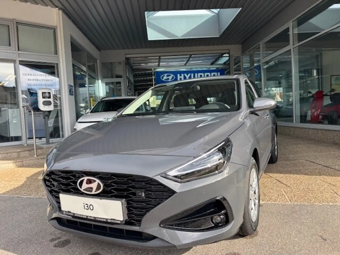 Hyundai i30 Kombi 1,0 TGDI Smart Line Grau - 1