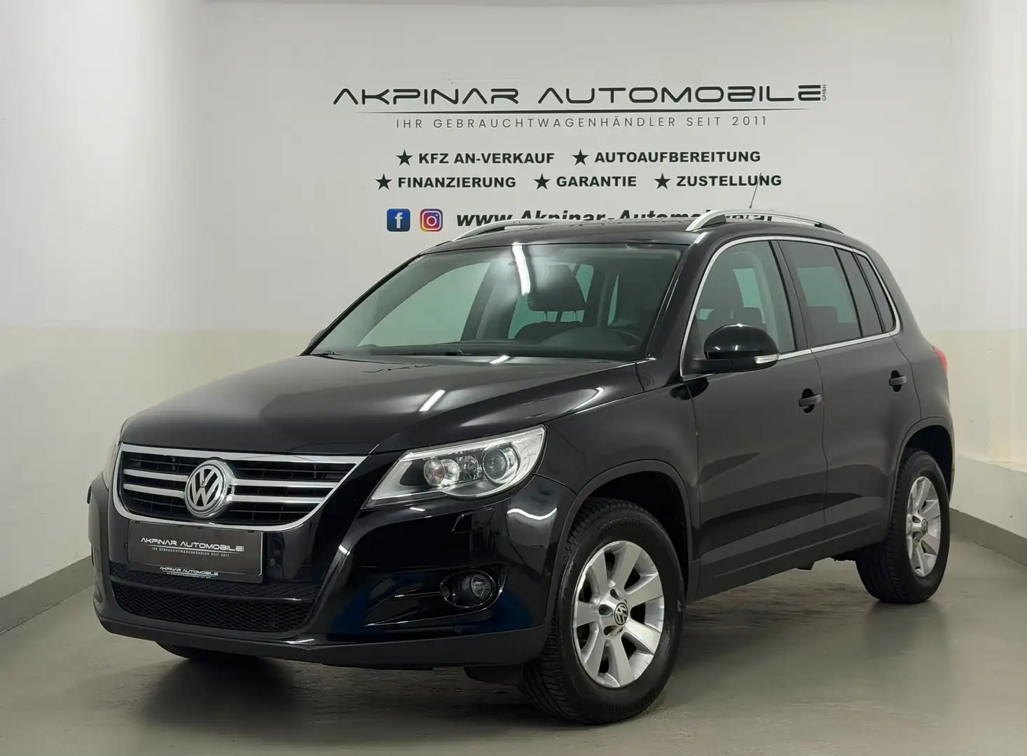 Volkswagen Tiguan 2,0 TDI Sport&Style AHK - PANO - TEMPOMAT Schwarz - 1