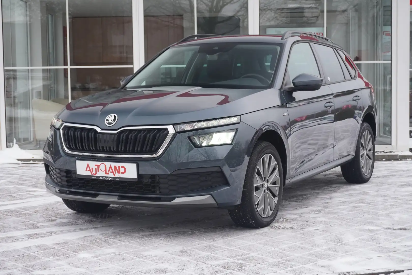 Skoda Kamiq 1.5 TSI Clever DSG LED DAB PDC Sitzheizung Grau - 2